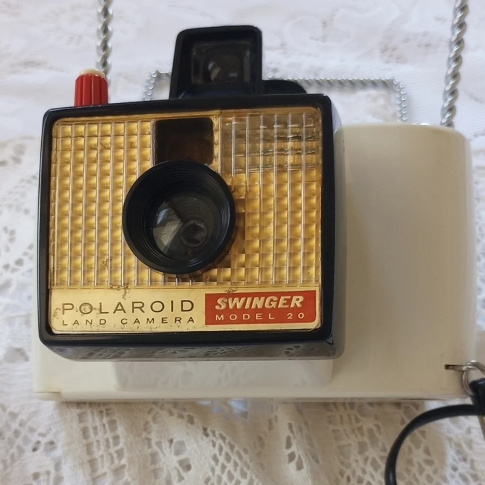 Vintage Polaroid 1960s Land Camera Swinger Model 20